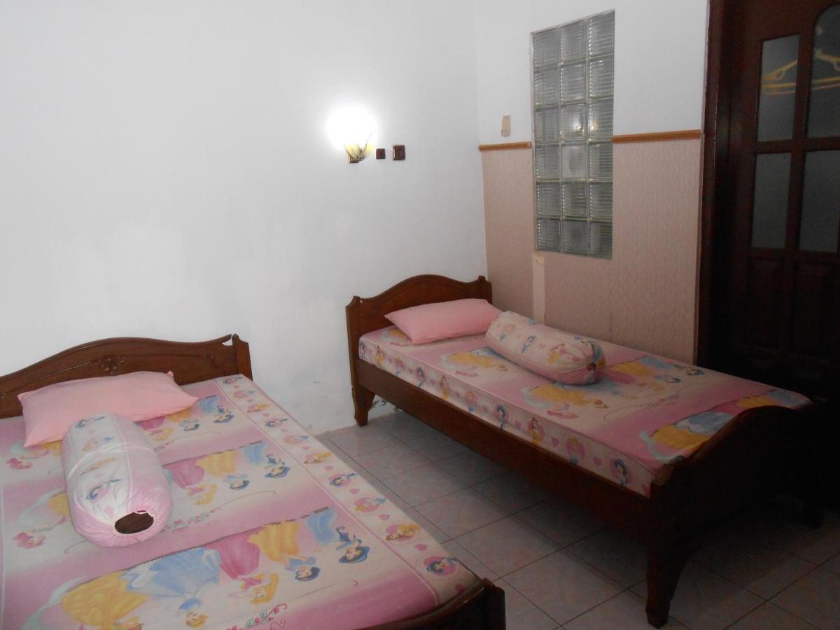 Fortuna Guest House Yogyakarta Esterno foto