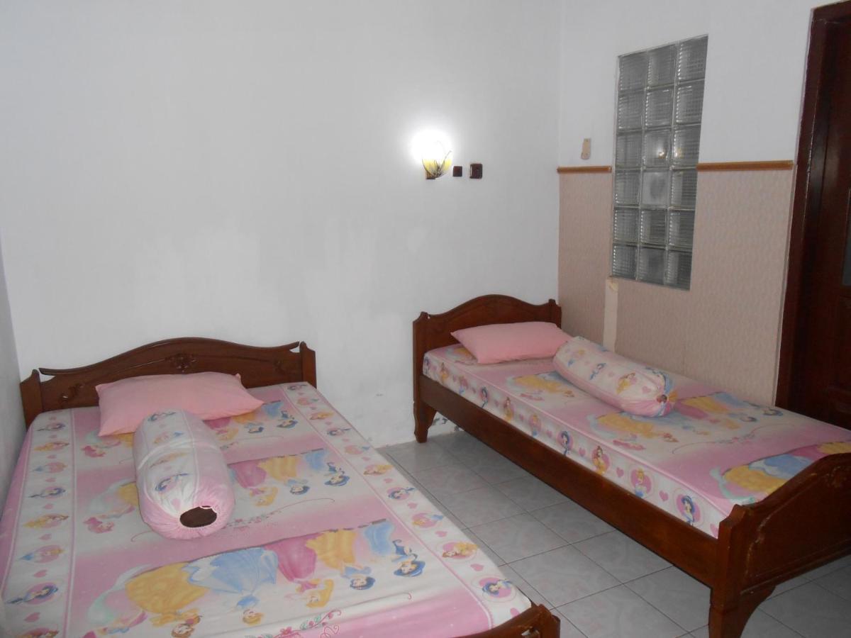 Fortuna Guest House Yogyakarta Esterno foto