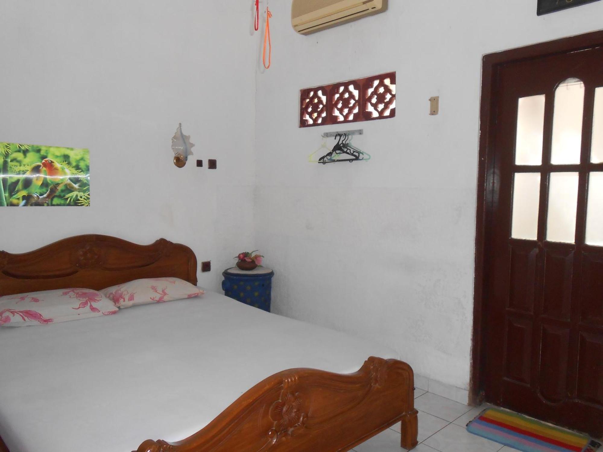 Fortuna Guest House Yogyakarta Esterno foto