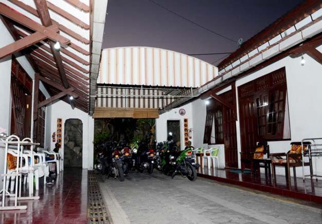 Fortuna Guest House Yogyakarta Esterno foto