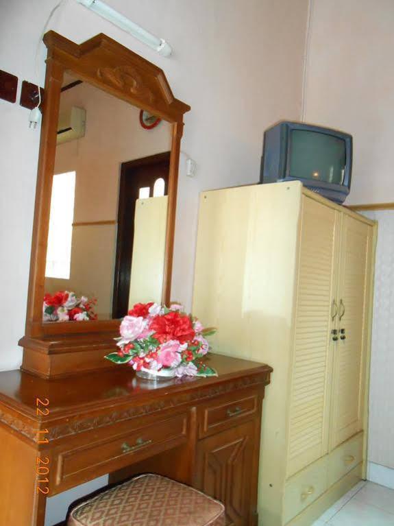 Fortuna Guest House Yogyakarta Esterno foto