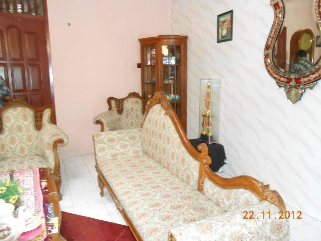 Fortuna Guest House Yogyakarta Esterno foto